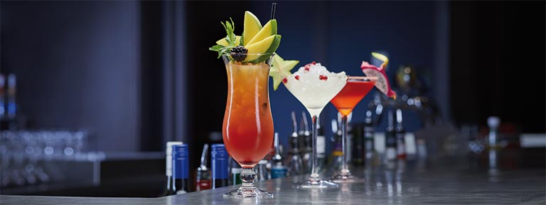 Cocktails on the bar on Spirit of Adventure